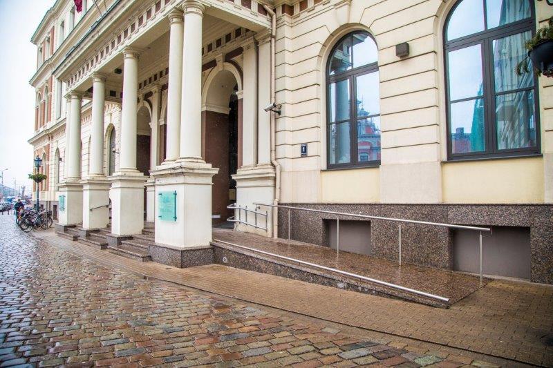 РСЛ призывает не приходить на Ратушную площадь. Рижская дума не разрешила митинг