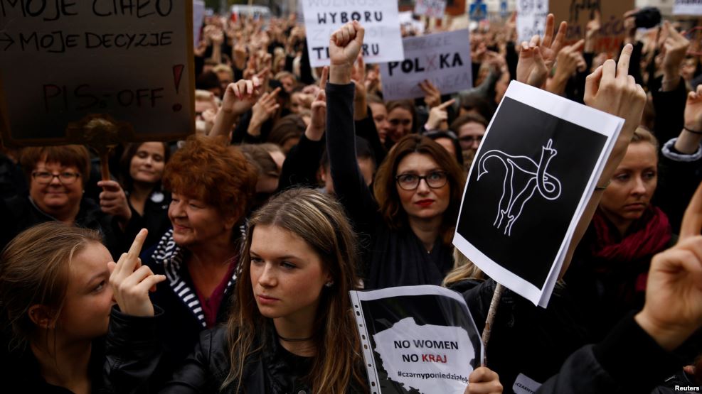 В Польше противники закона об абортах вновь вышли на акции протеста