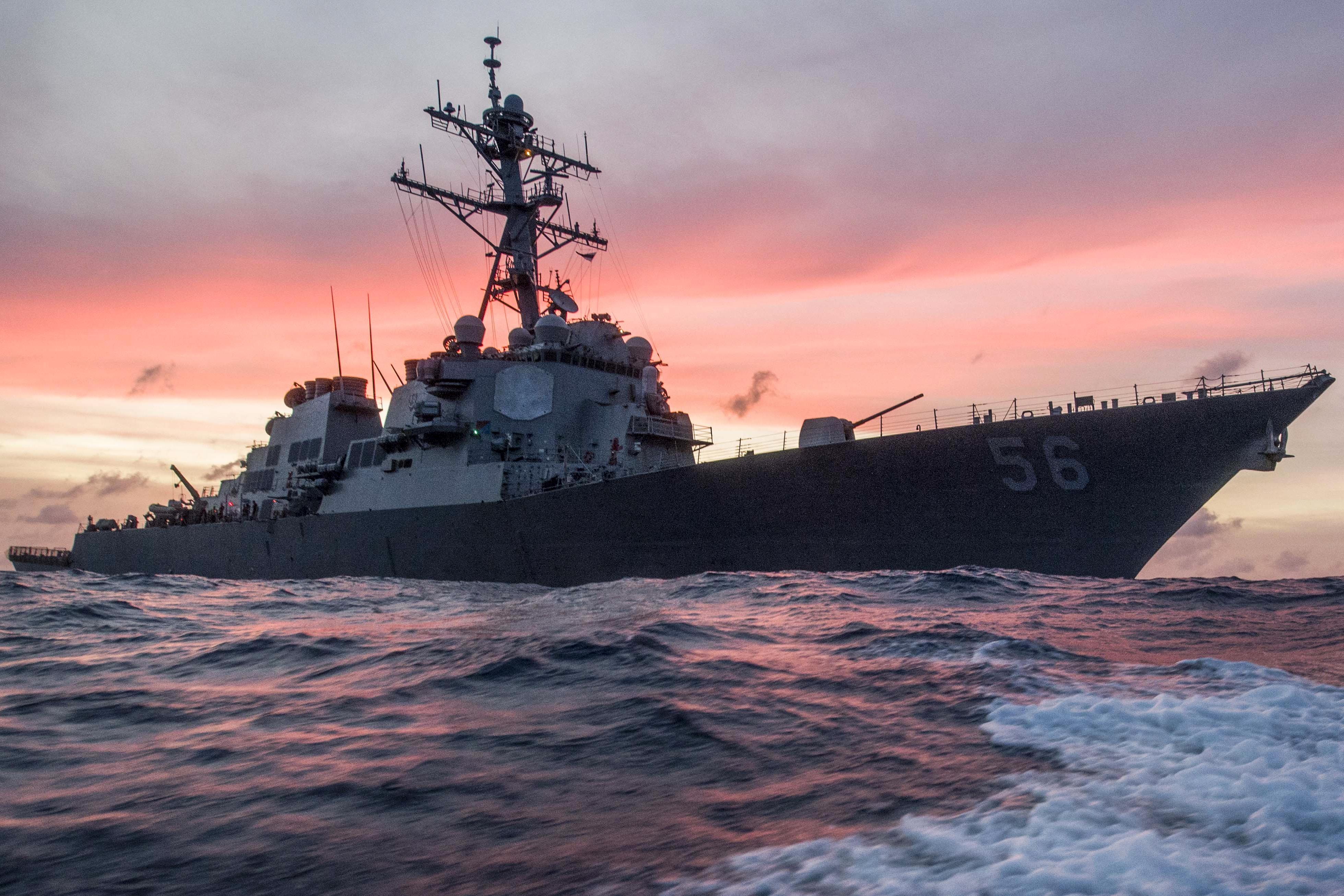 "Курс на войну": немцы оценили заход эсминца США в российские воды