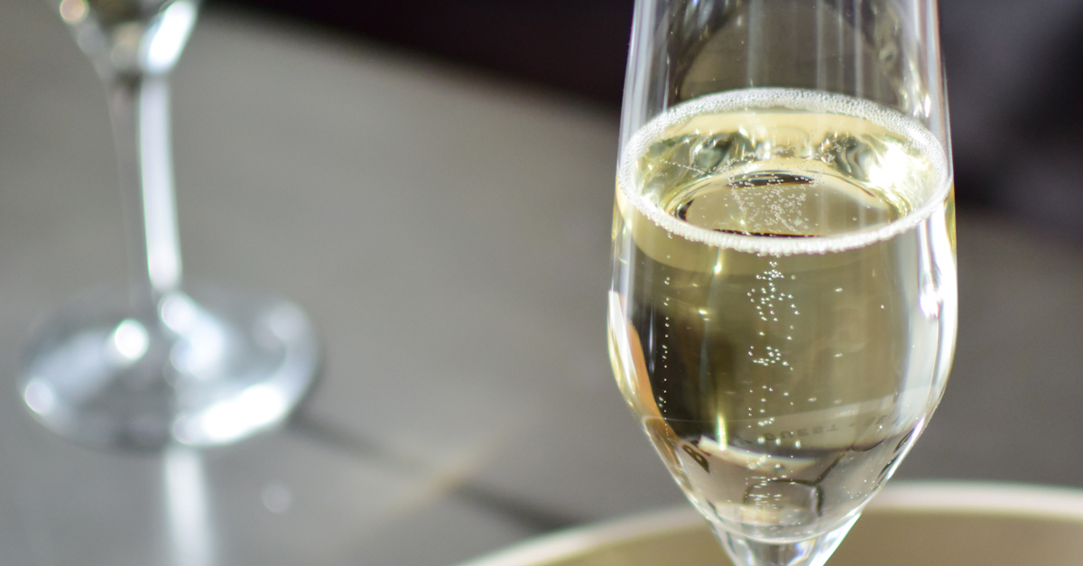 В баре отеля Мурниеце ново-привитым предложат бокал Prosecco
