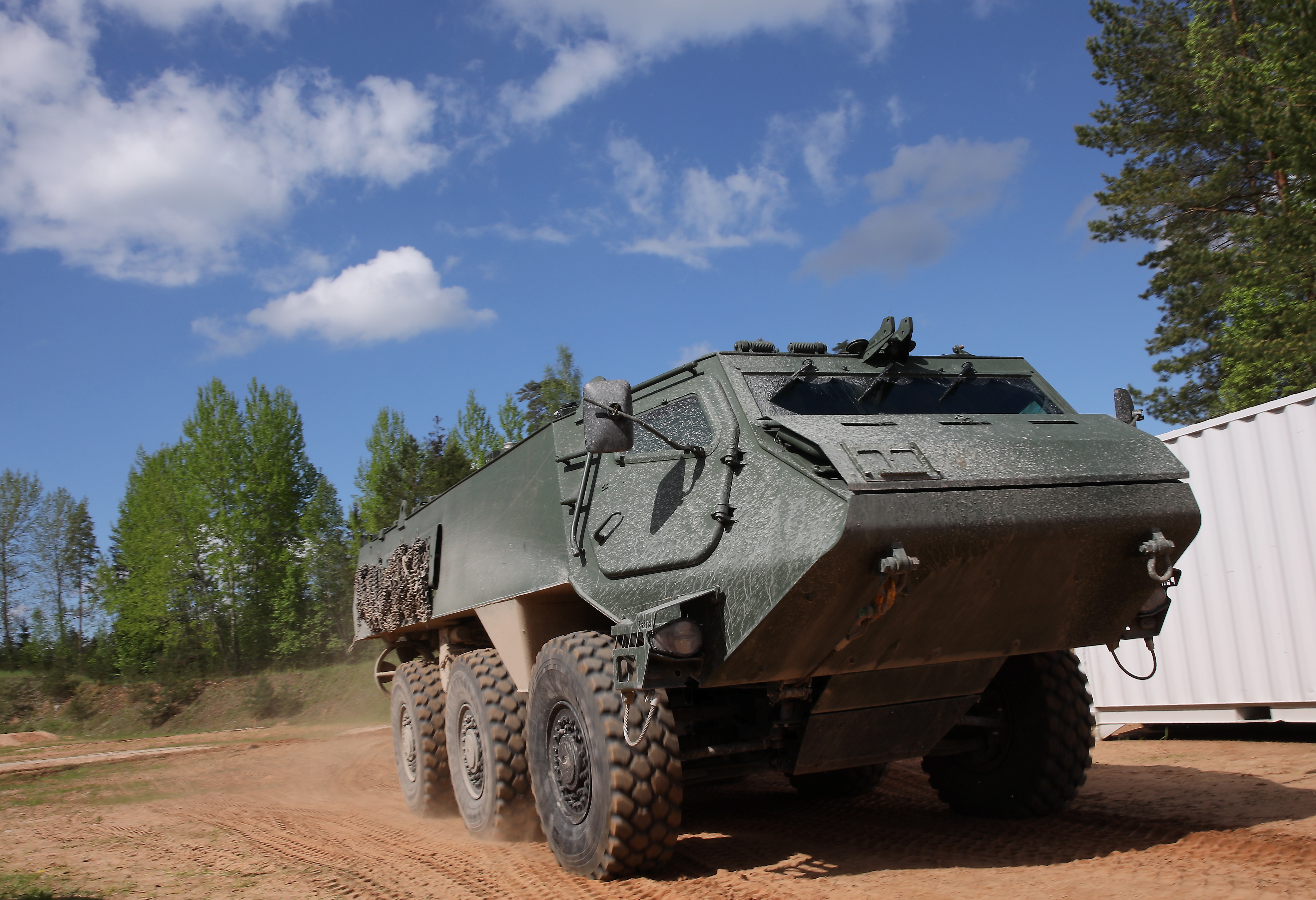 Латвия купит финские бронемашины "Patria" на 200 млн евро