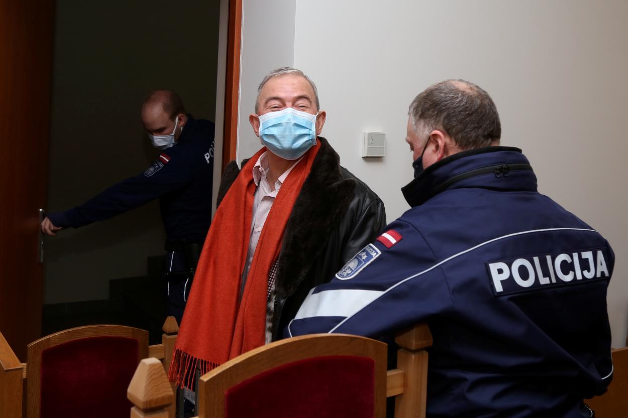 Запрет заключенным голосовать на выборах признан не соответствующим Конституции
