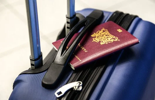 Покинуть Латвию готов каждый четвертый из молодежи