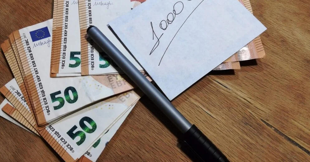 Экономист: инфляция пока что побуждает людей тратить больше