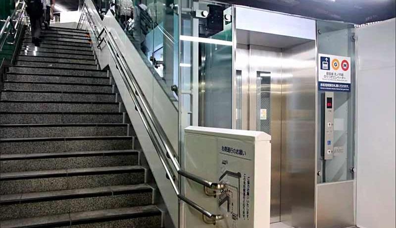 В Токио из-за землетрясения остановились около 55 тыс. лифтов