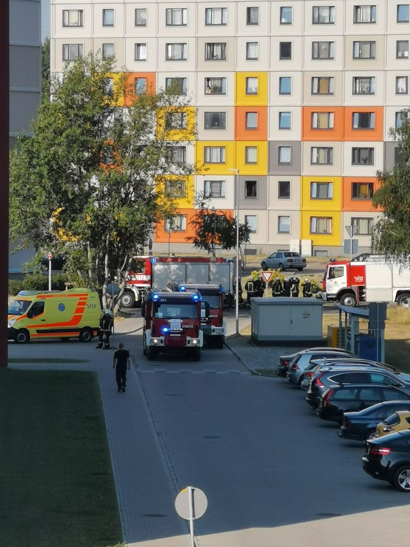 Пожарные и полиция слетелись с утра в медцентр в Болдерае на лимонад (дополнено информацией от полиции)