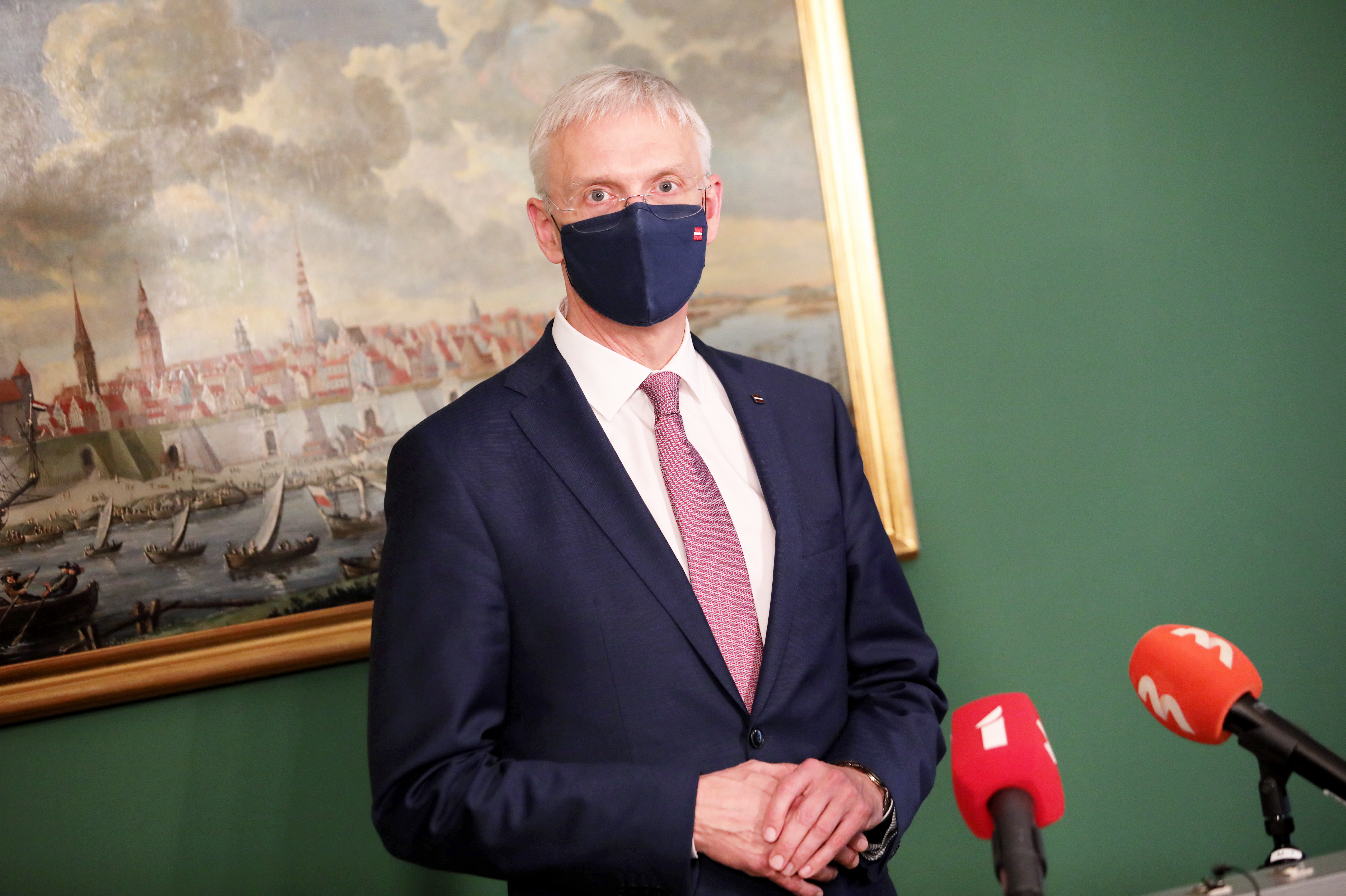 Covid-19 pandēmija tik drīz nepazudīs, tāpēc jādomā par "drošas sadzīves" nodrošināšanu Covid-19 pandēmija tik drīz nepazudīs, tāpēc jādomā par "drošas sadzīves" nodrošināšanu