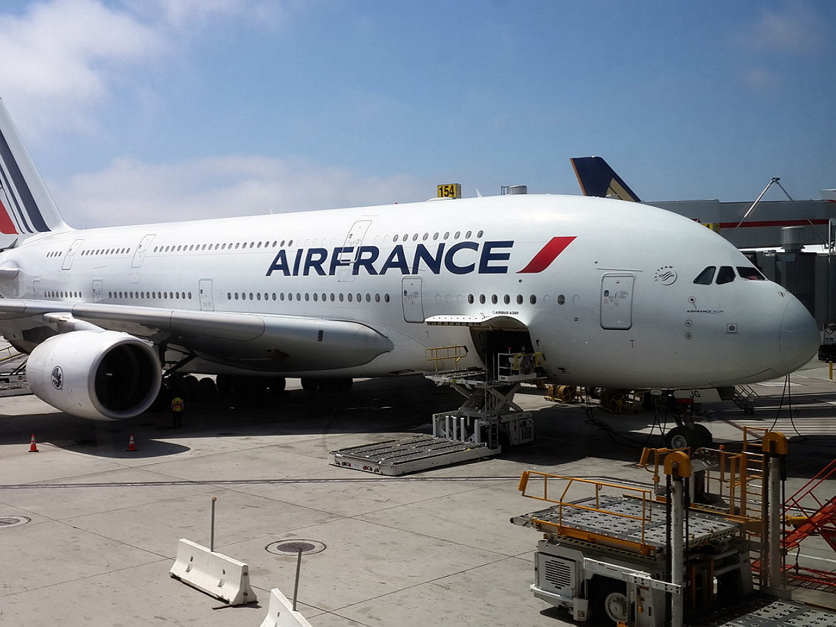 Отменен рейс Air France Париж – Москва: Россия не допустила облет Белоруссии