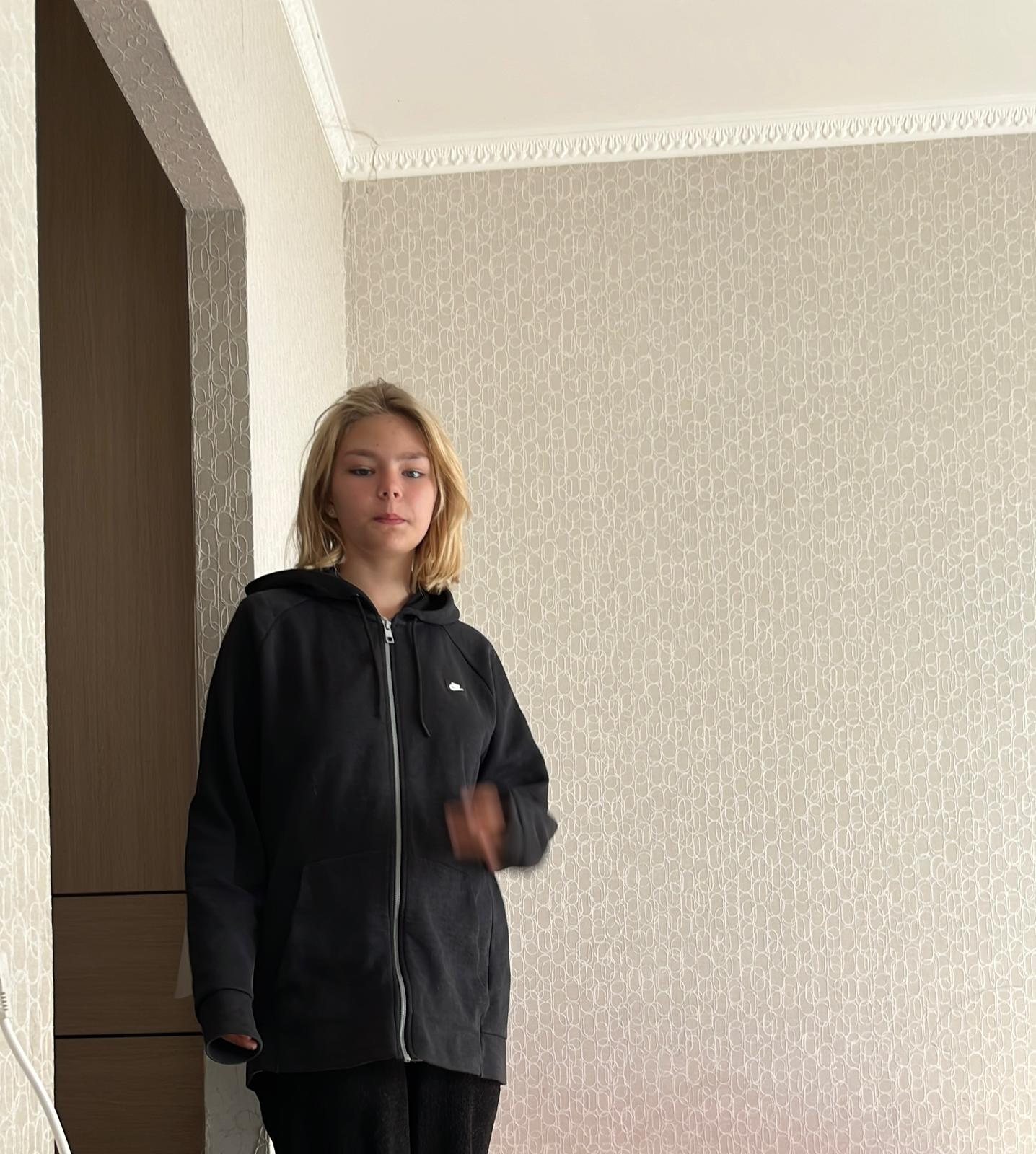Пропала без вести девочка с осветленными волосами