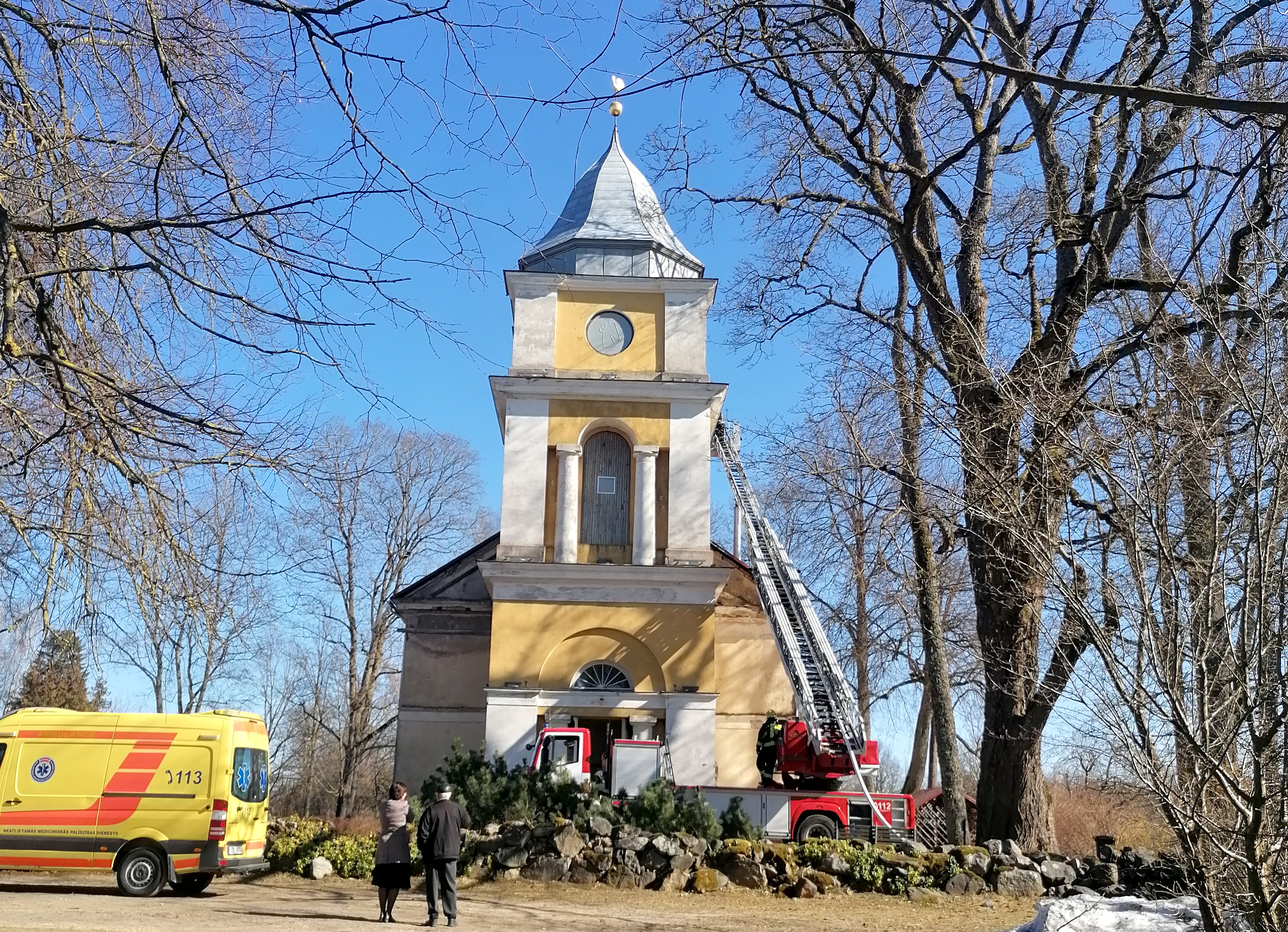 Пожар во время церковной службы в прямом эфире