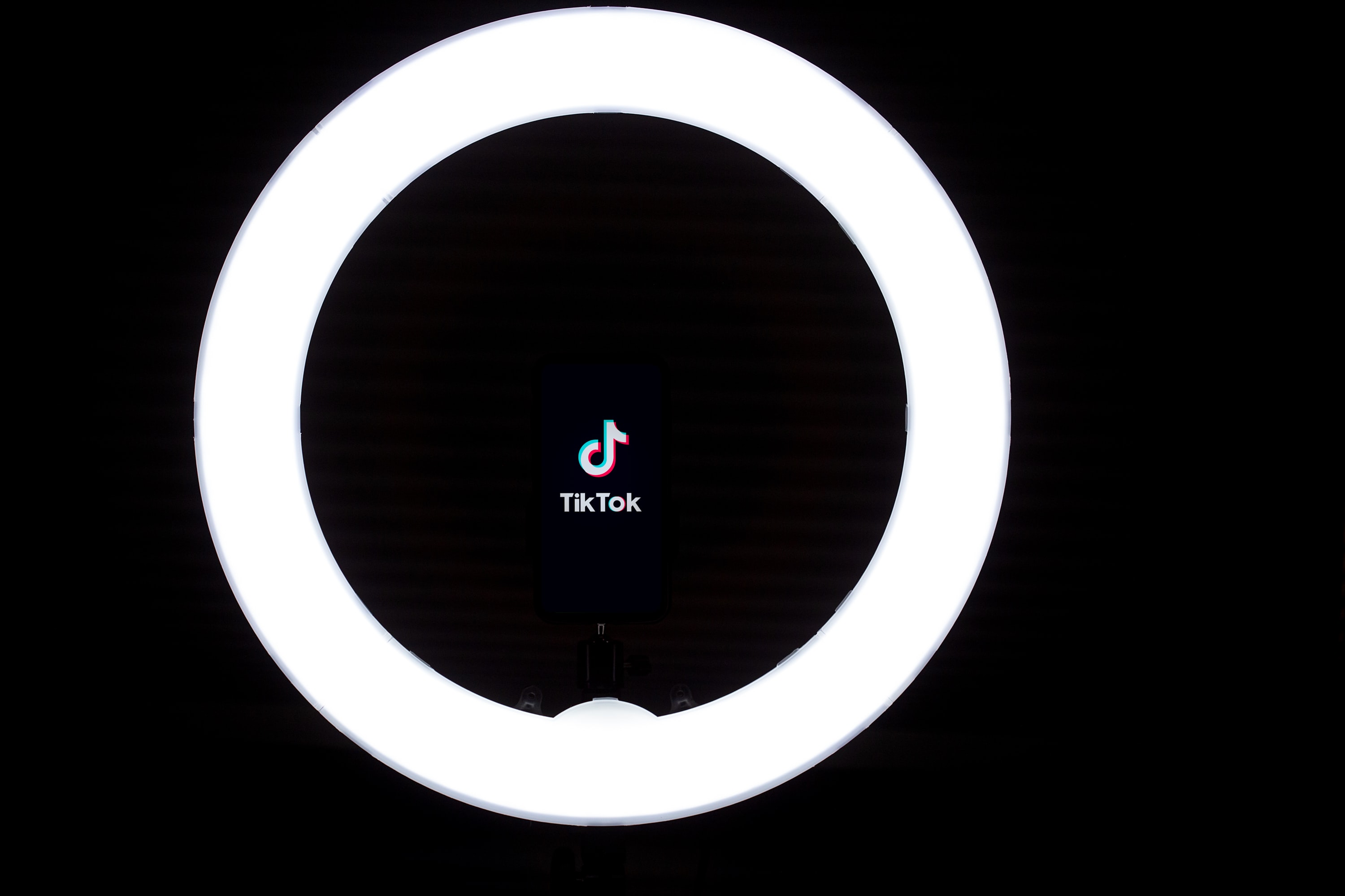 "TikTok" izveidojušā uzņēmuma "ByteDance" vadītājs aizet no amata, lai lasītu un sapņotu