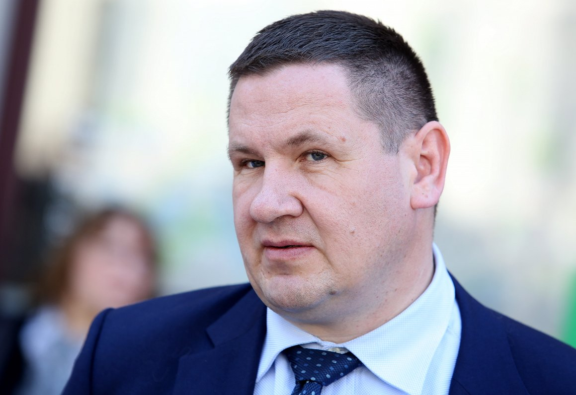 Прошел  пикет за отставку мэра Огре Хелманиса