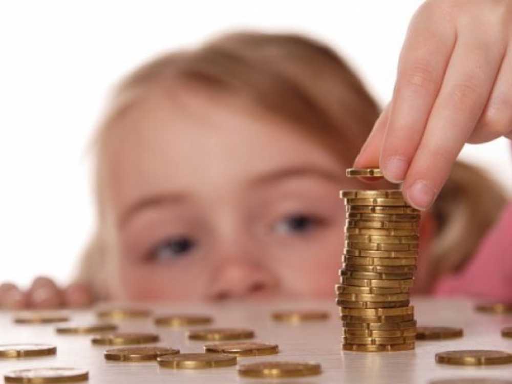 Государственные алименты увеличиваются на 30 евро