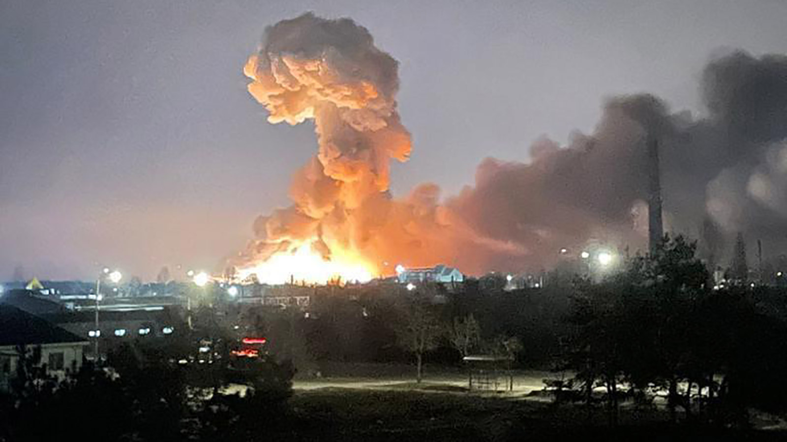 В столице Украины Киеве слышны сирены воздушной тревоги