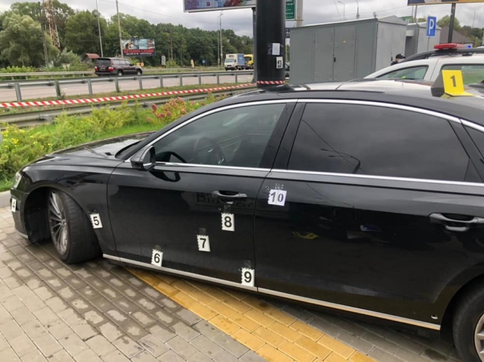 Под Киевом обстреляли машину первого помощника Зеленского