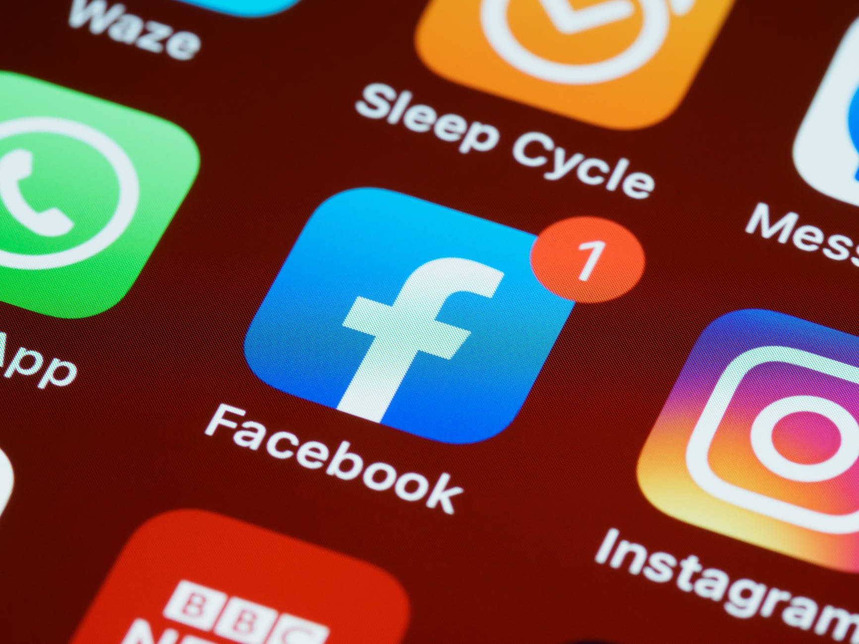 Meta: Facebook не потерпит призывов к насилию против россиян