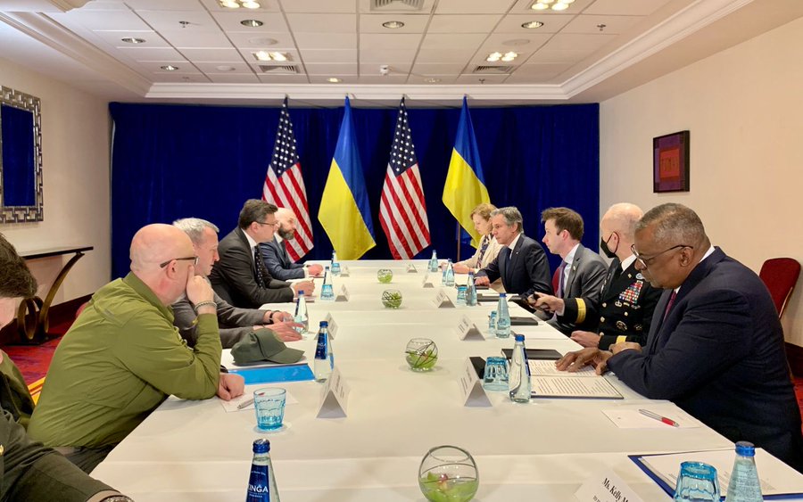 Байден встретился в Польше с украинскими министрами