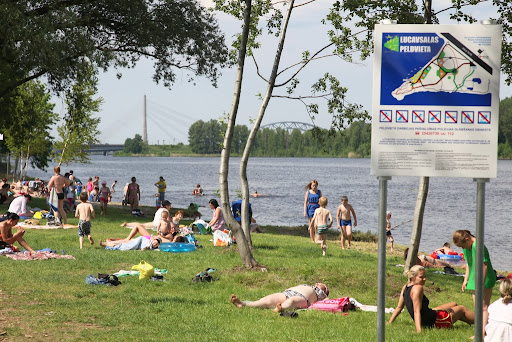 Самая теплая вода в Риге - на Луцавсале и в озере Бабелитис