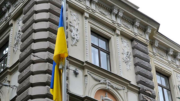 Посольство Украины: не все украинские организации в Латвии полезны, есть и пророссийские