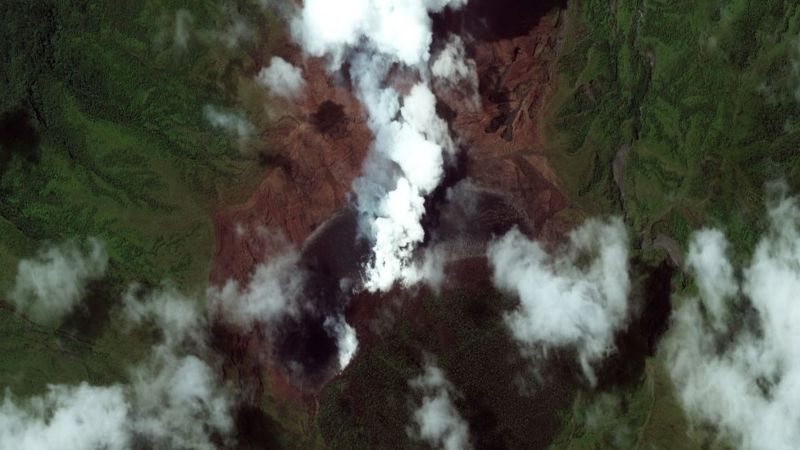 Карибский кризис: на острове Сент-Винсент извергается вулкан, под угрозой весь регион