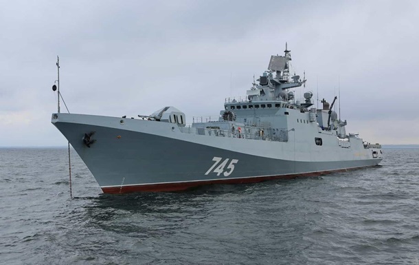 Украинские СМИ: в Черном море подбит еще один российский военный корабль