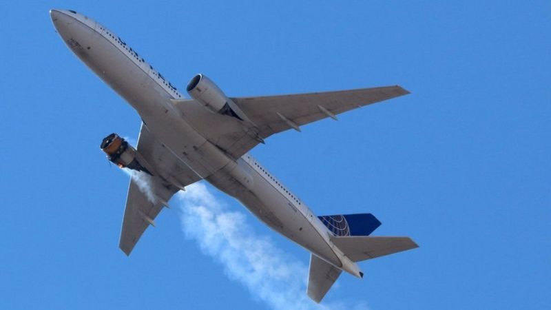 Boeing приостановит полеты лайнеров 777 из-за сгоревшего двигателя (ВИДЕО)
