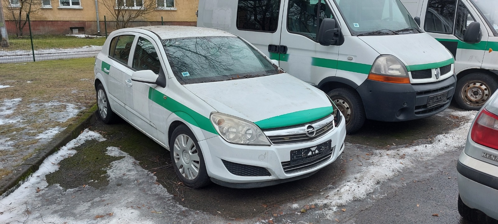 Муниципальная полиция продает 16 автомобилей и лодочный мотор
