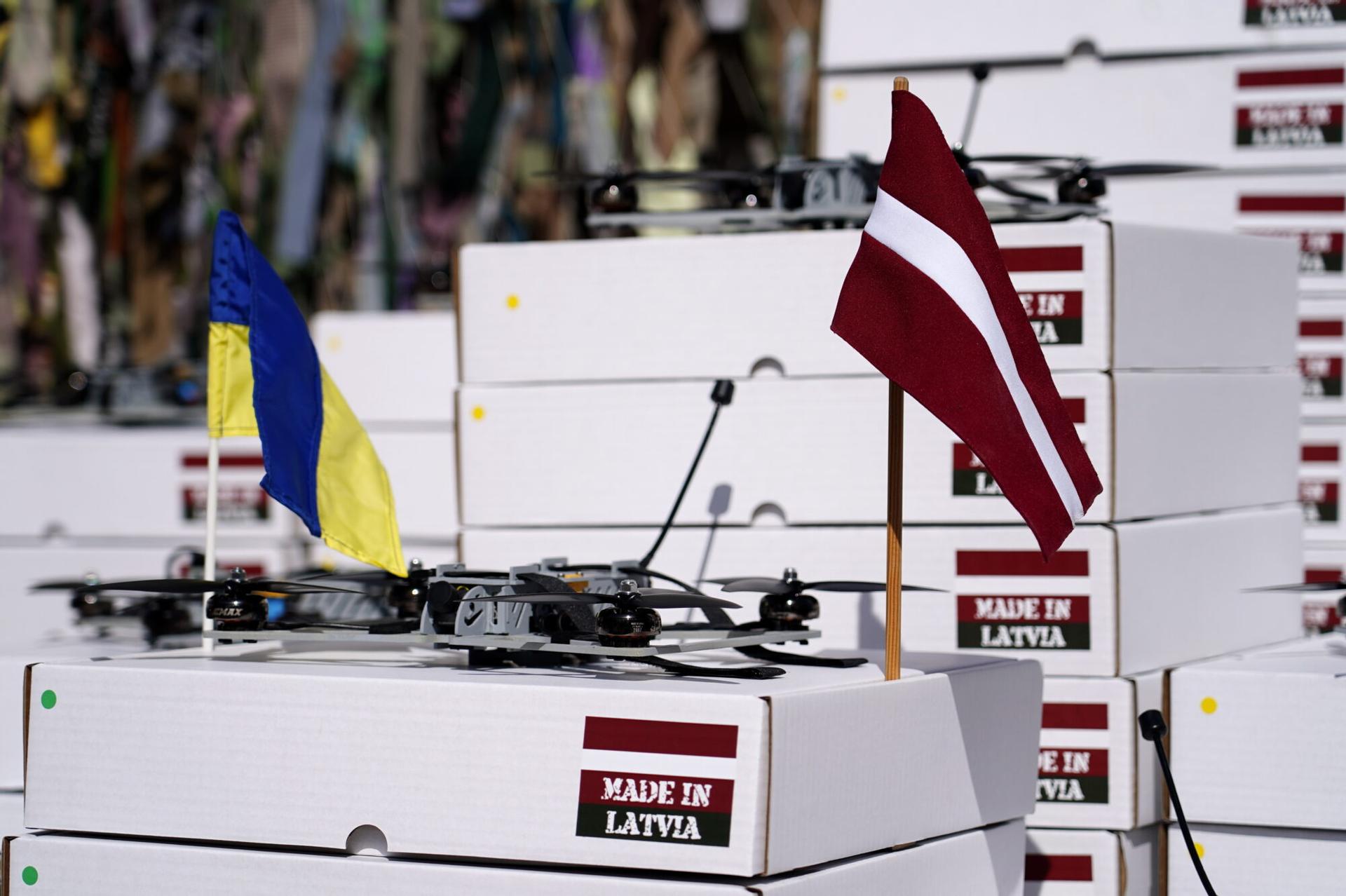 Латвия отправит Украине еще примерно 500 дронов