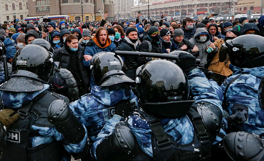 На акциях протестов 31 января задержано более 4500 человек: рекорд за всю новейшую историю России На акциях протестов 31 января задержано более 4500 человек: рекорд за всю новейшую историю России