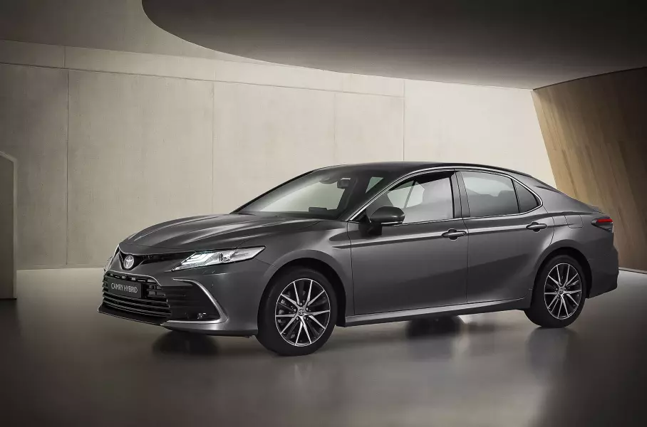 Toyota Camry обновилась в Европе