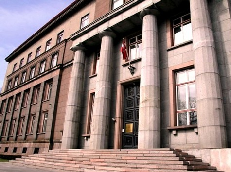 Минюст внесет поправки в законопроект об увольнении работников без ковид-сертификатов