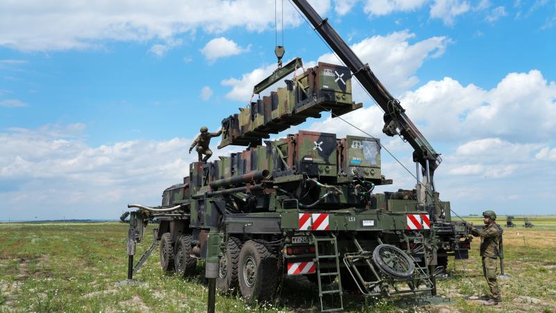 ЕС выделило Латвии 120 млн евро для закупки бронетехники и систем ПВО