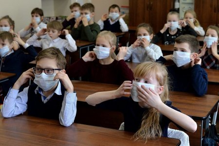 Маски в начальной школе: пока не ясно, придется ли детям их носить с января