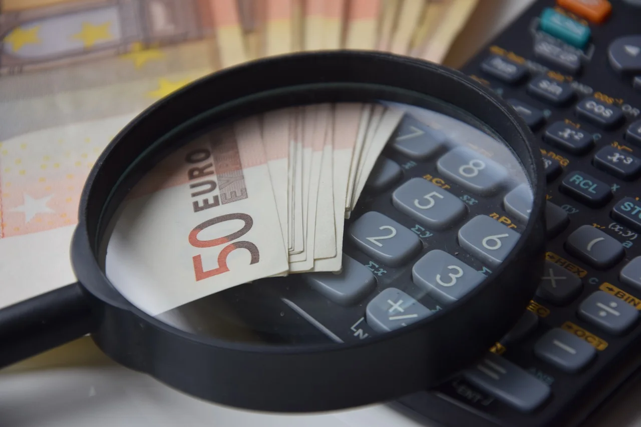 Экономист: к середине года инфляция в Латвии может упасть ниже 10%