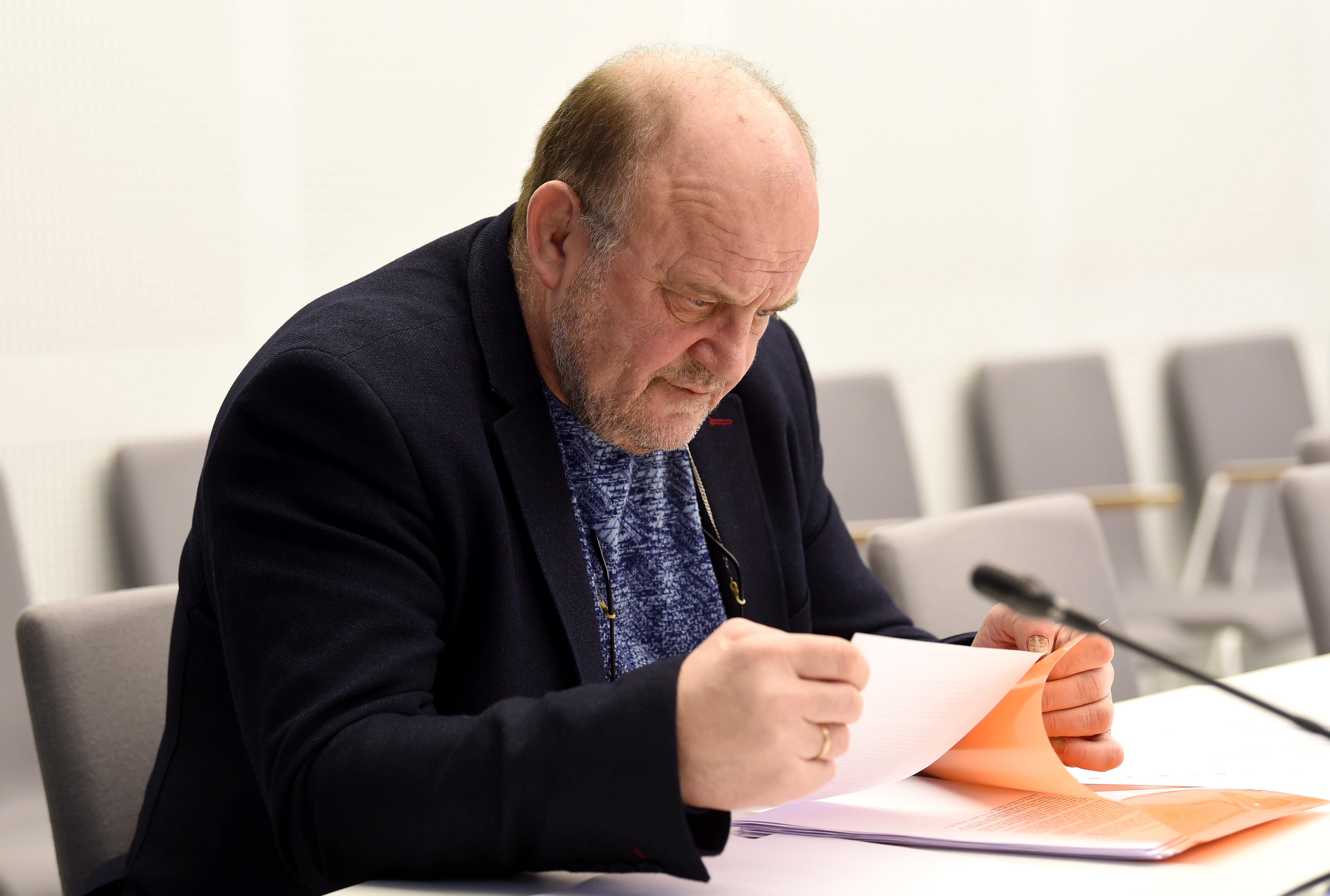 Прокуратура: Адамсонс передавал бывшему работнику КГБ информацию о расследованиях СГБ