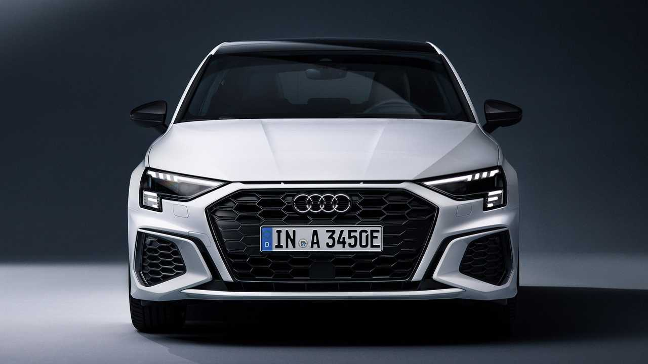 Audi к A3 как и к Q3 добавила вторую гибридную версию 45 TFSI e