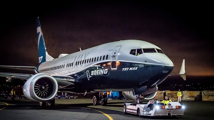 Boeing выплатит 2,5 млрд долларов и избежит суда из-за крушений 737 Max Boeing выплатит 2,5 млрд долларов и избежит суда из-за крушений 737 Max