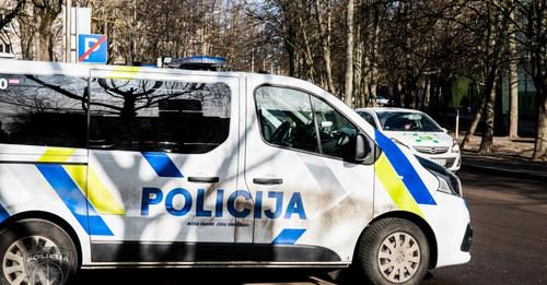Развращал подростков в библиотеках