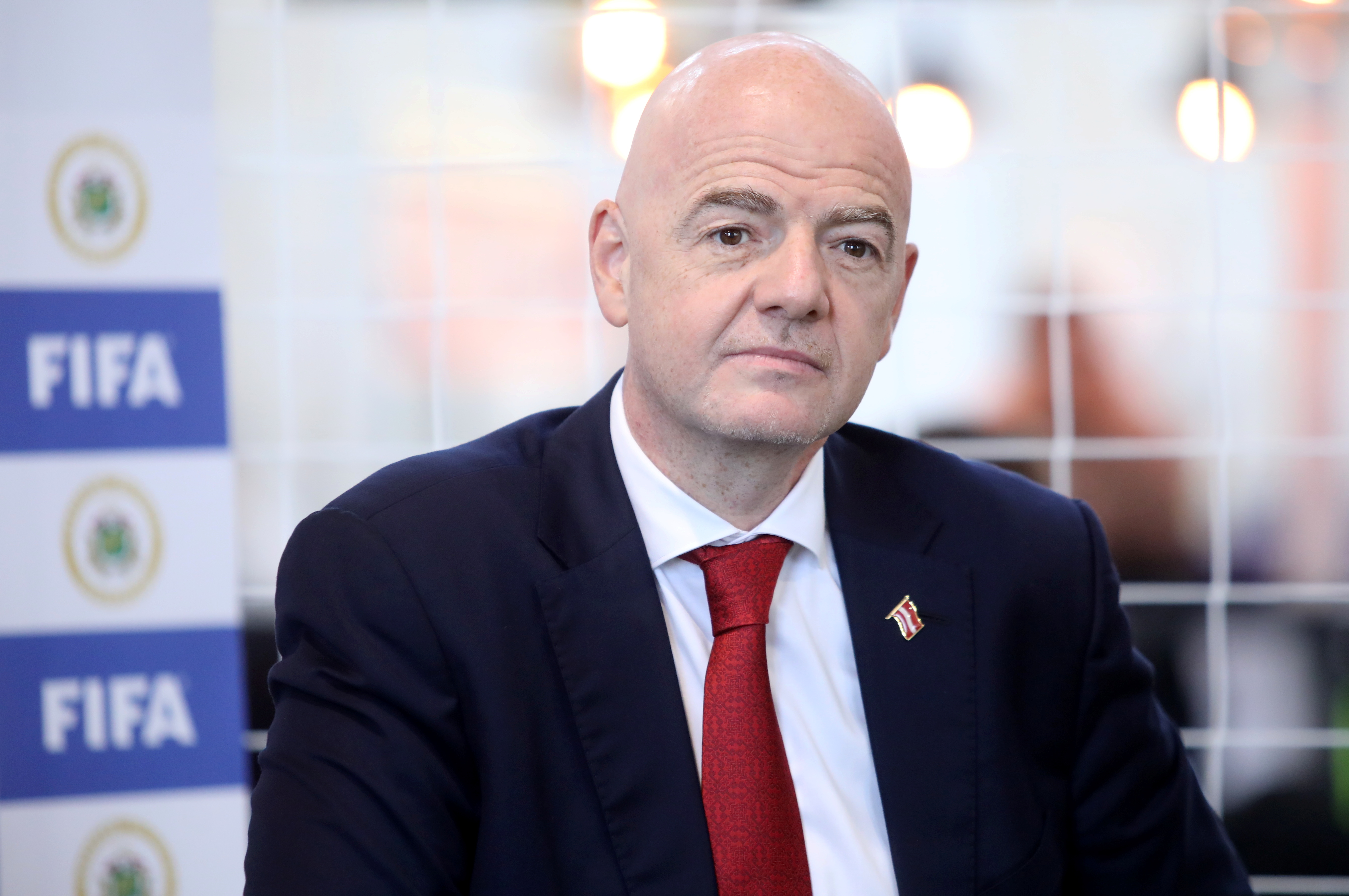 Президент ФИФА: латвийскому футболу нужен современный стадион
