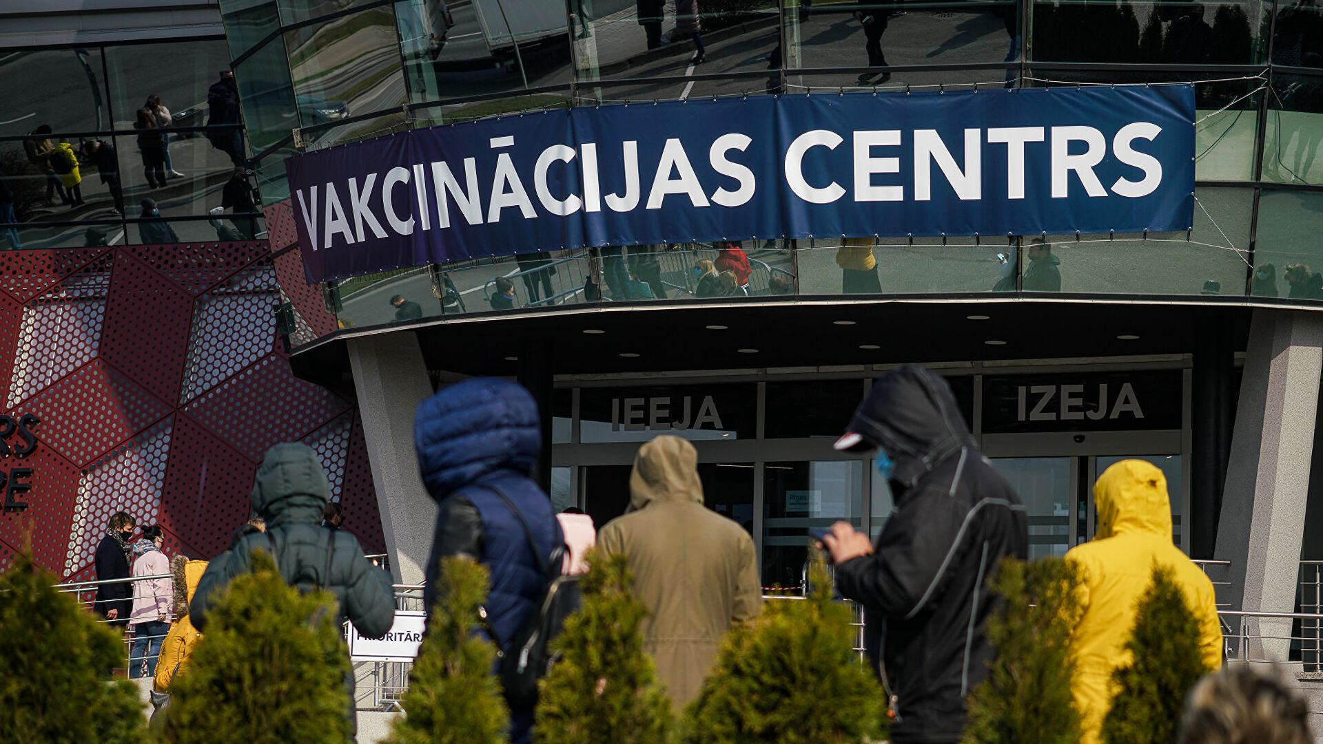 Русские не прививаются? Дали данные по национальности вакцинированных