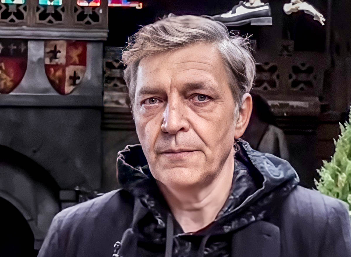 Шнуров посвятил клип покинувшему Россию Александру Невзорову