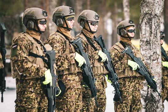 Valsts aizsardzības dienestam varēs pieteikties jau 17 gadu vecumā