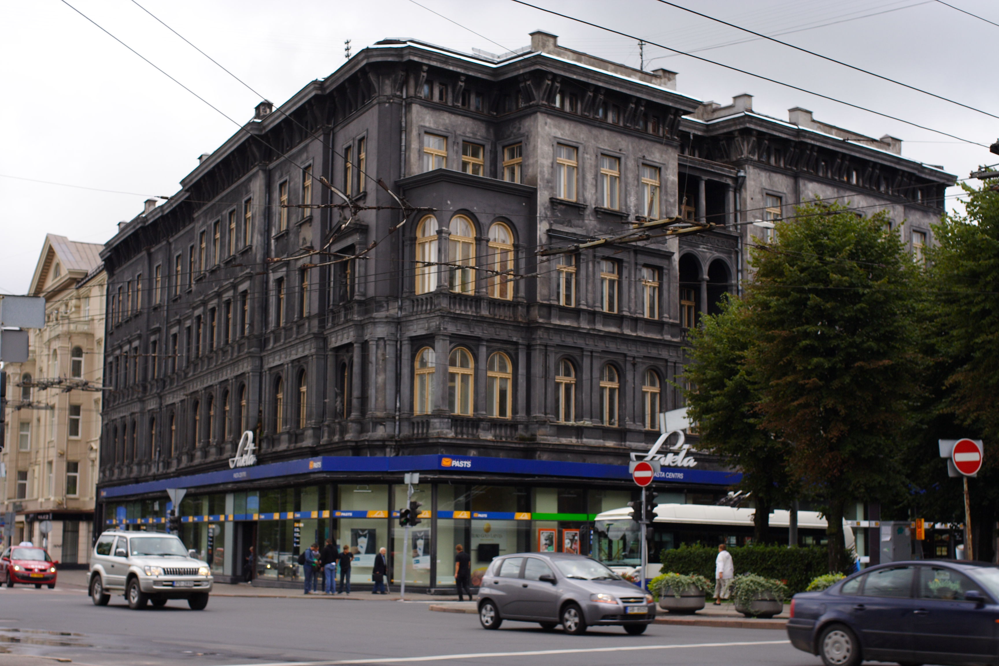 Город руин