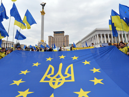 "Украина - это Европа". Парламент ЕС стоя встретил Владимира Зеленского