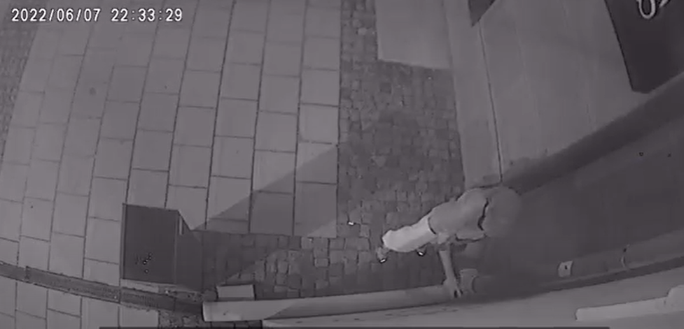 Муниципалы ищут граффитчика. Поможем?