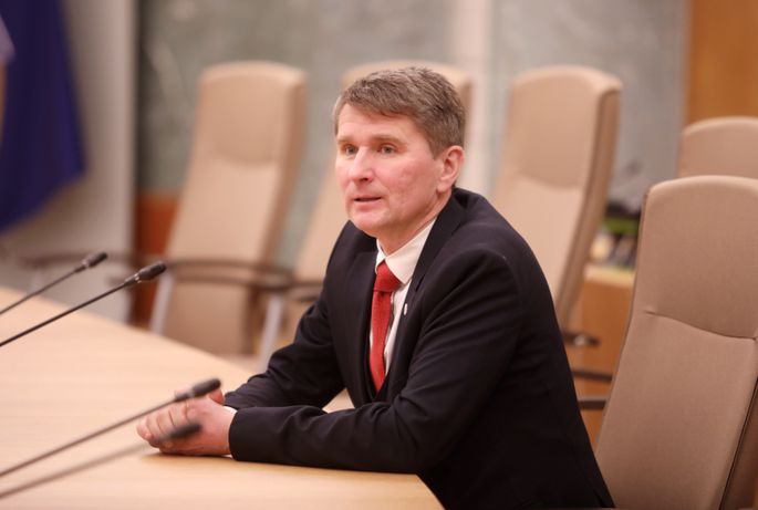 Новый министр отменяет приказ предшественника