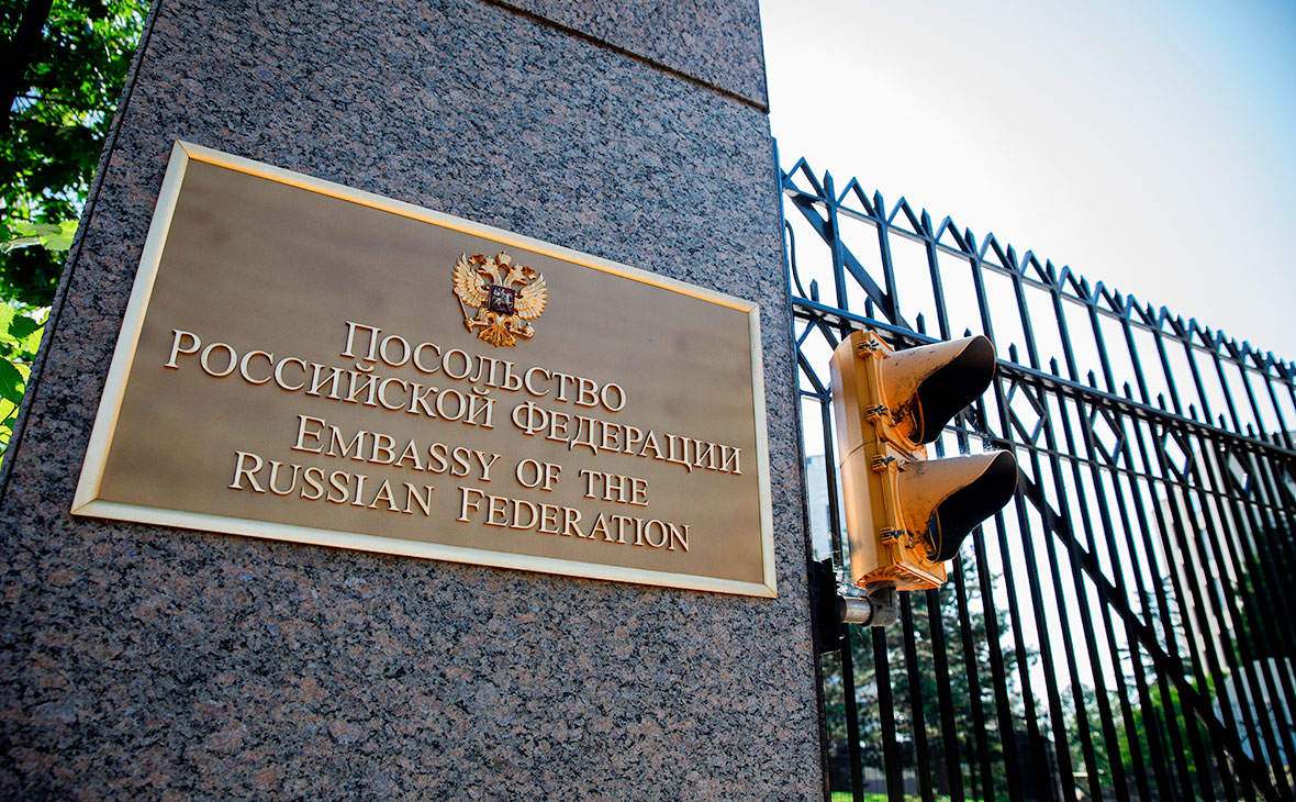 Bloomberg: США планируют высылку российских дипломатов Bloomberg: США планируют высылку российских дипломатов