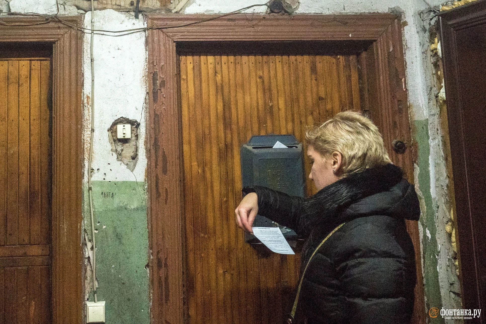 «Бегут во все стороны, как тараканы». Как петербургские муниципалы разносят повестки по мобилизации