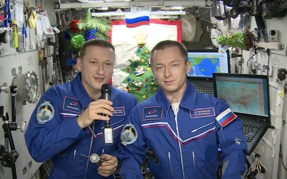 Космонавты МКС остались без новогодних подарков