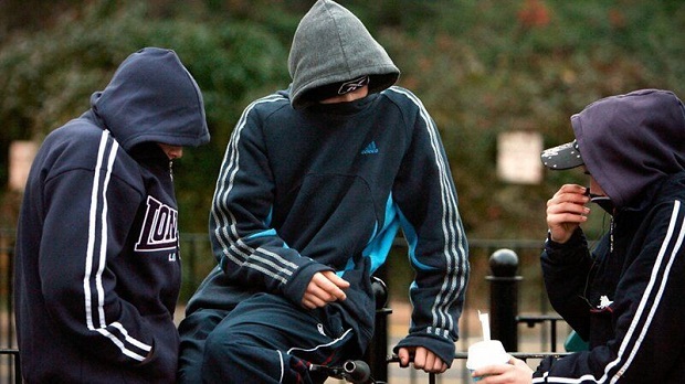 В центре Риге уже пять месяцев бесчинствуют подростковые банды